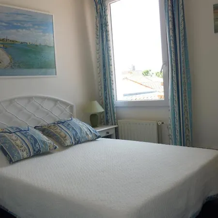 Maison Confort Pour 8 Avec Piscine Securisee, Wifi, A 100m De La Plage, - Fr-1-535-16