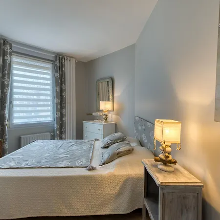 Maison Confort Pour 8 Avec Piscine Securisee, Wifi, A 100m De La Plage, - Fr-1-258-193