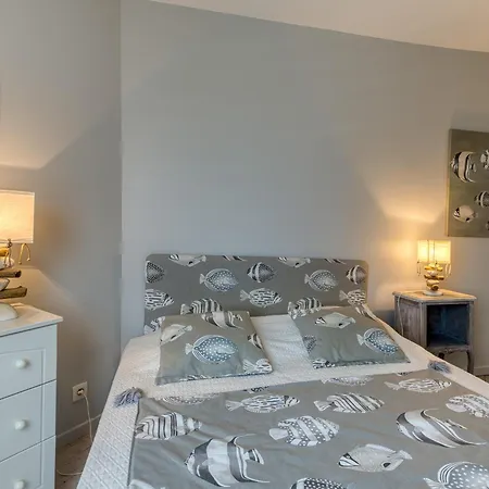 Maison Confort Pour 8 Avec Piscine Securisee, Wifi, A 100m De La Plage, - Fr-1-258-193 *
