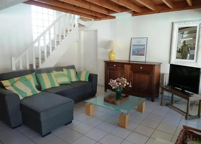 Maison Confort Pour 8 Avec Piscine Securisee, Wifi, A 100m De La Plage, - Fr-1-535-16